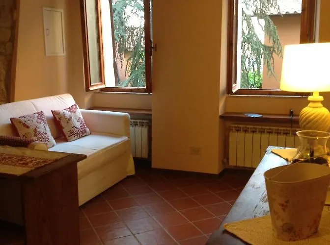 Pinturicchio, Characteristic And Comfortable Apartment In The Historic Center